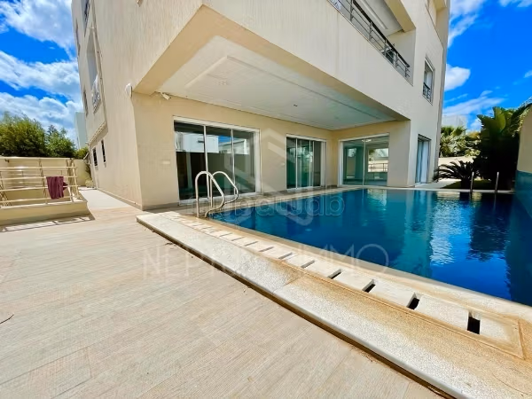 À louer duplex avec piscine dans une résidence