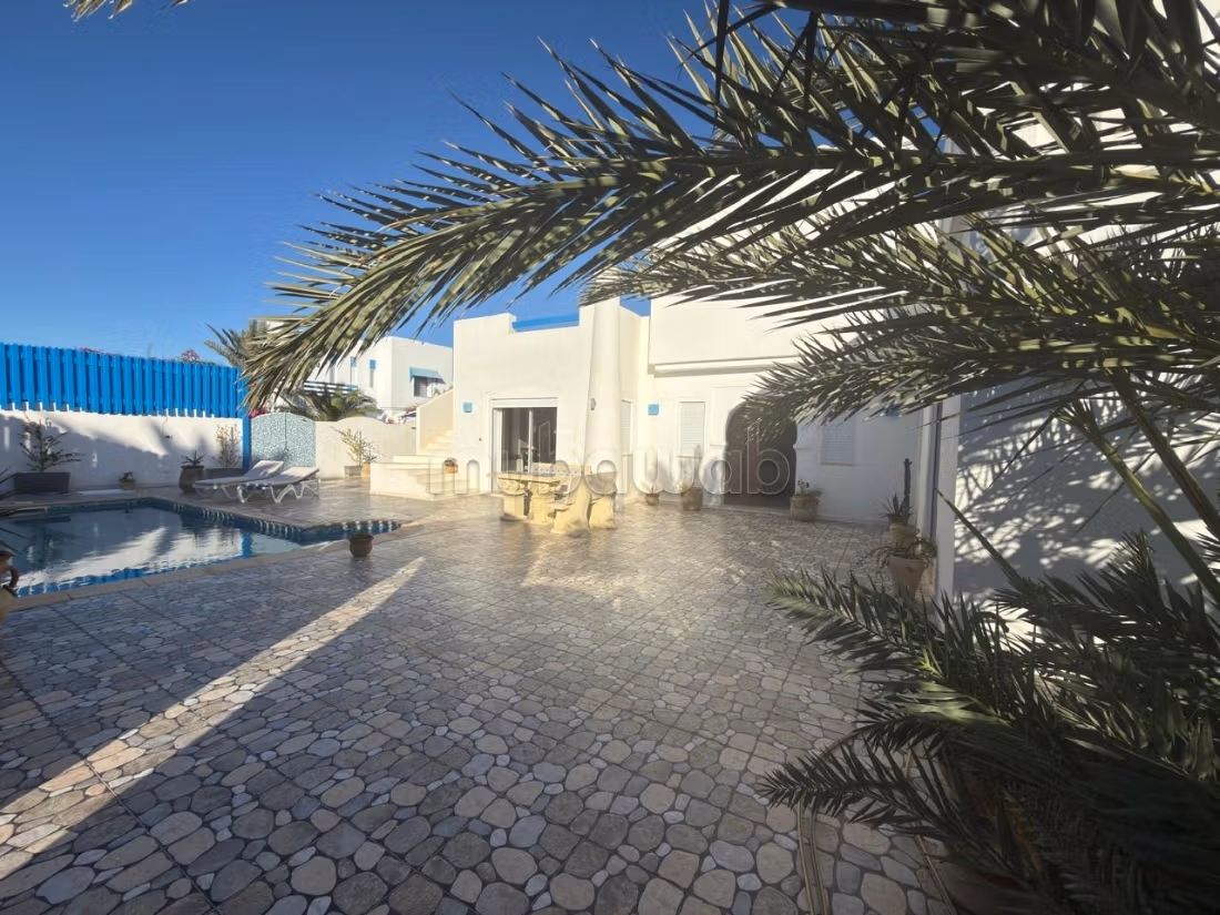 Villa à vendre d'Exception ZU – Proche Mer
