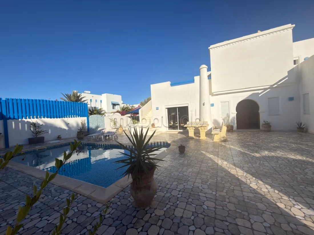 Villa à vendre d'Exception ZU – Proche Mer