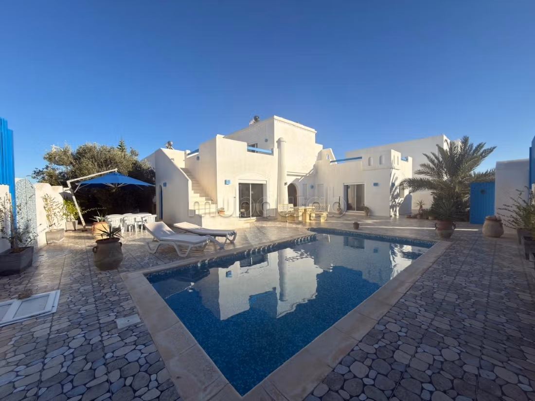 Villa à vendre d'Exception ZU – Proche Mer