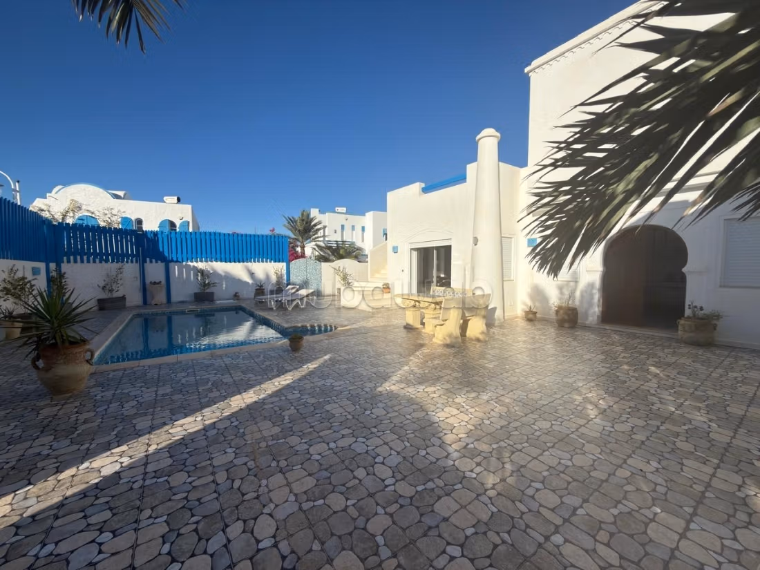Villa à vendre d'Exception ZU – Proche Mer