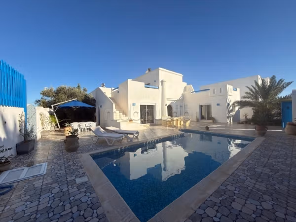 Villa à vendre d'Exception ZU – Proche Mer