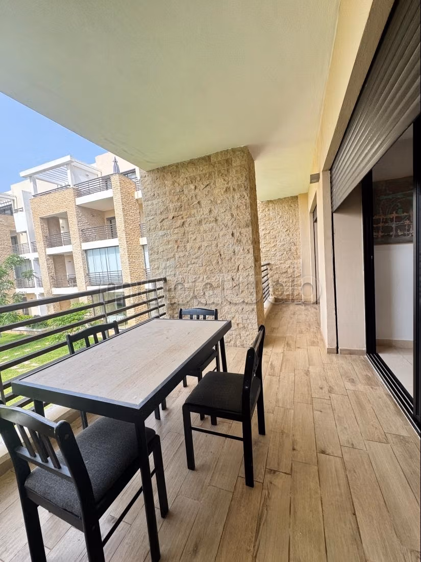 Appartement à louer à Sidi Bouknadel. 
Surface de 90 m². 
Meublé
