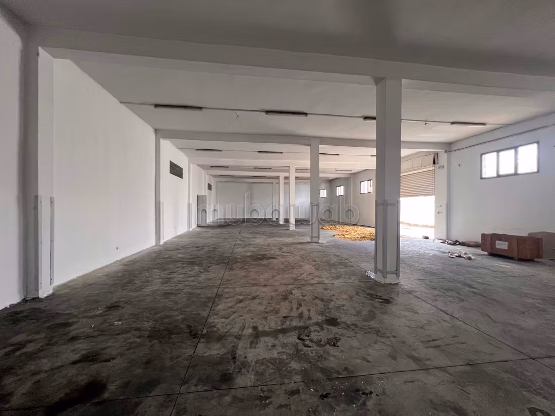 À louer SURFACE 1400m2 à Megrine Sidi Rzig