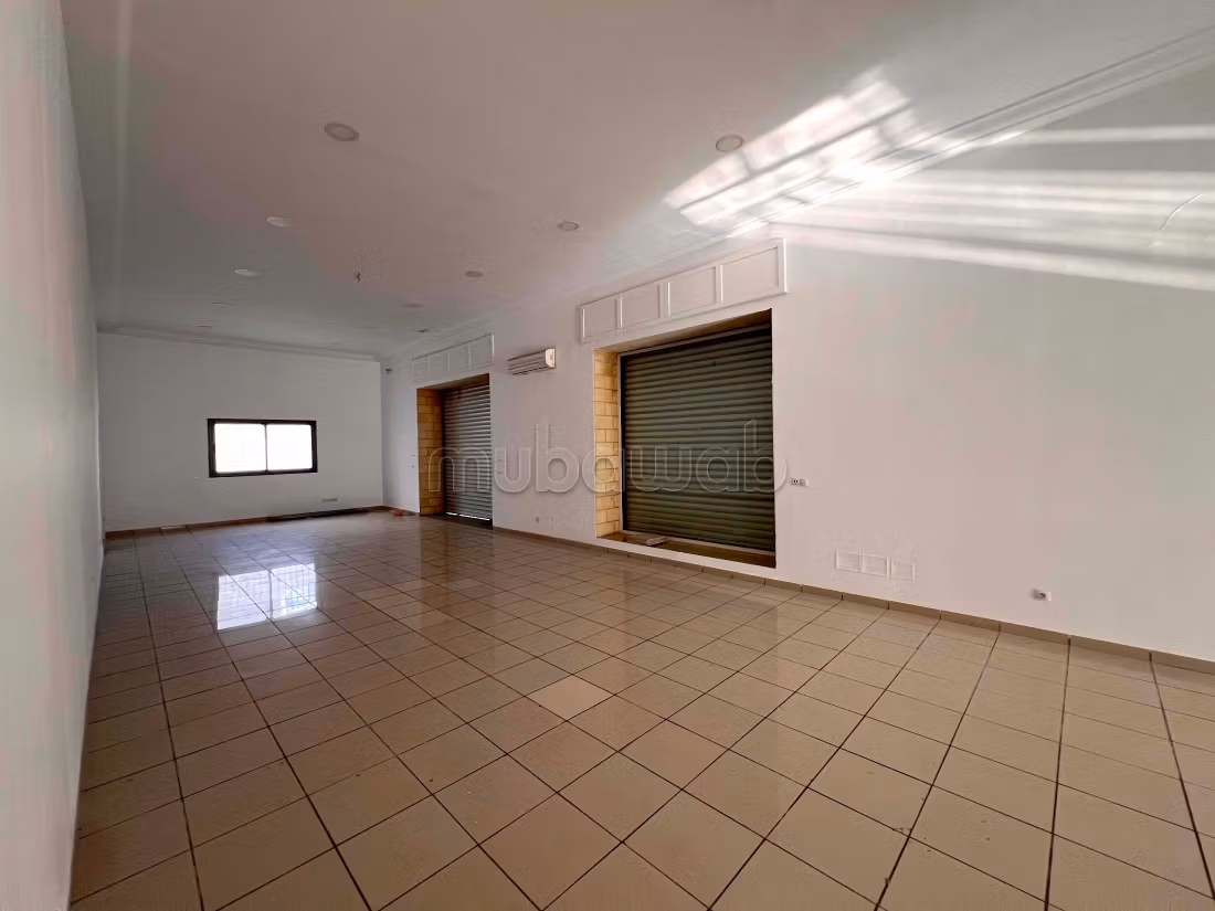 À louer SURFACE 1400m2 à Megrine Sidi Rzig