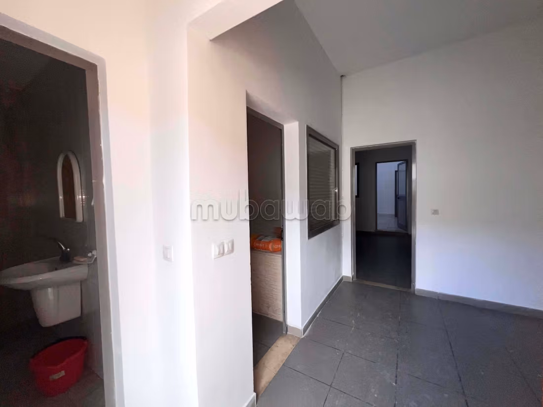 À louer SURFACE 1400m2 à Megrine Sidi Rzig