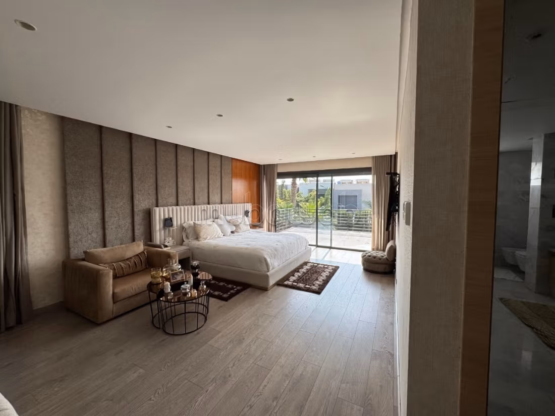 Villa isolé de luxe à vendre à Ville Verte.
Surface de 890 m²