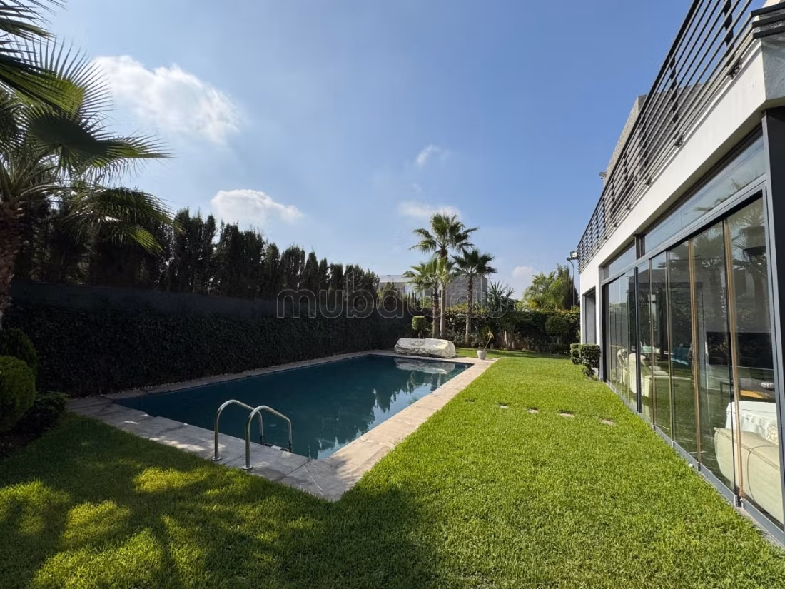 Villa isolé de luxe à vendre à Ville Verte.
Surface de 890 m²