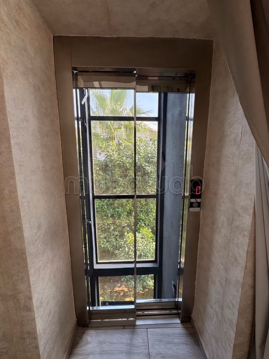Villa isolé de luxe à vendre à Ville Verte.
Surface de 890 m²