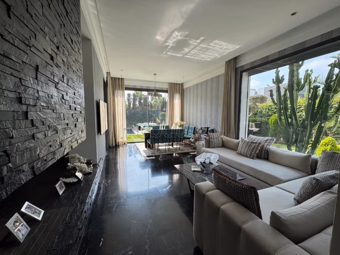Villa isolé de luxe à vendre à Ville Verte.
Surface de 890 m²