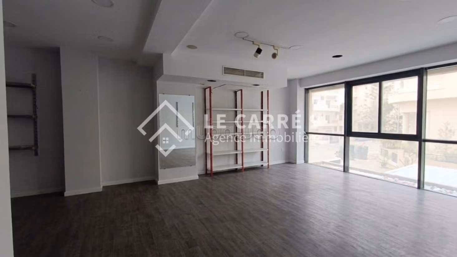 Fond de commerce de 100m2 à vendre au Lac 2