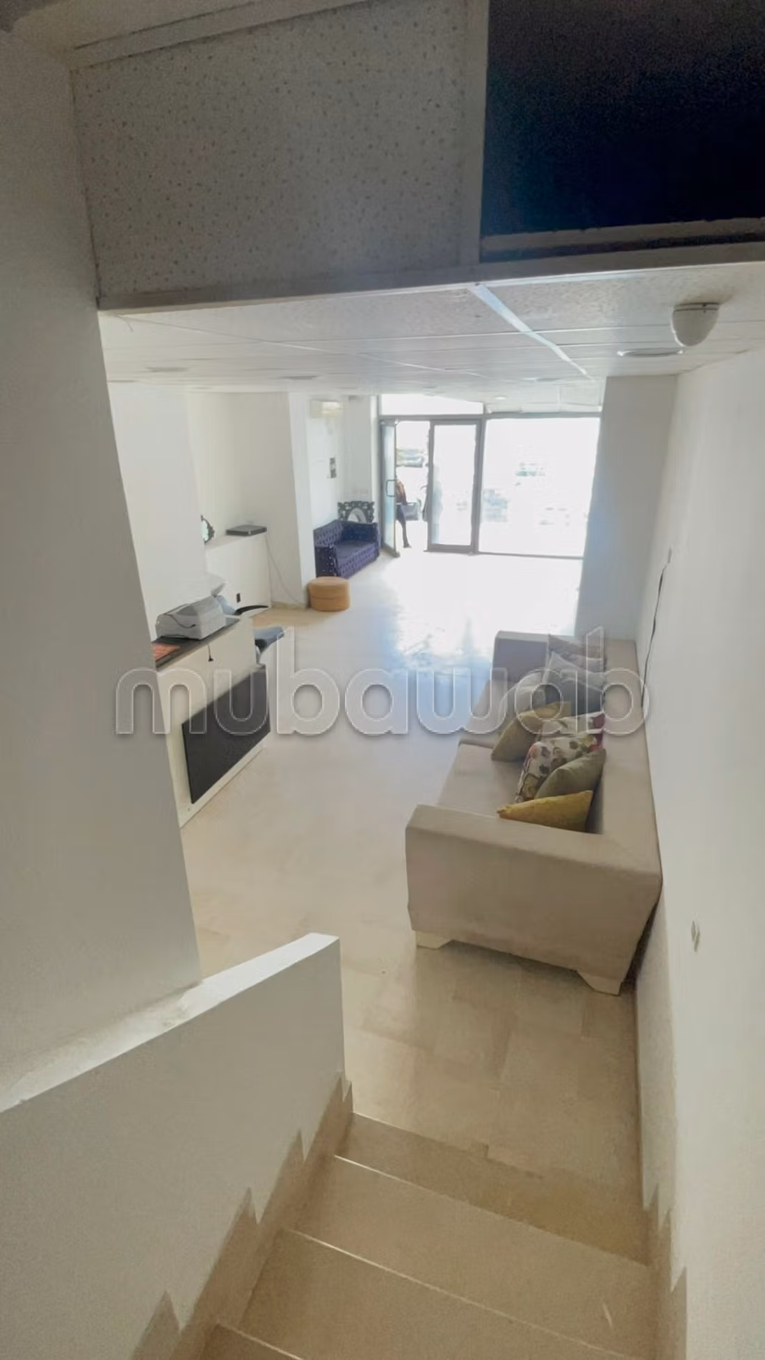 A vendre local 220 m² aux jardin el menzeh2