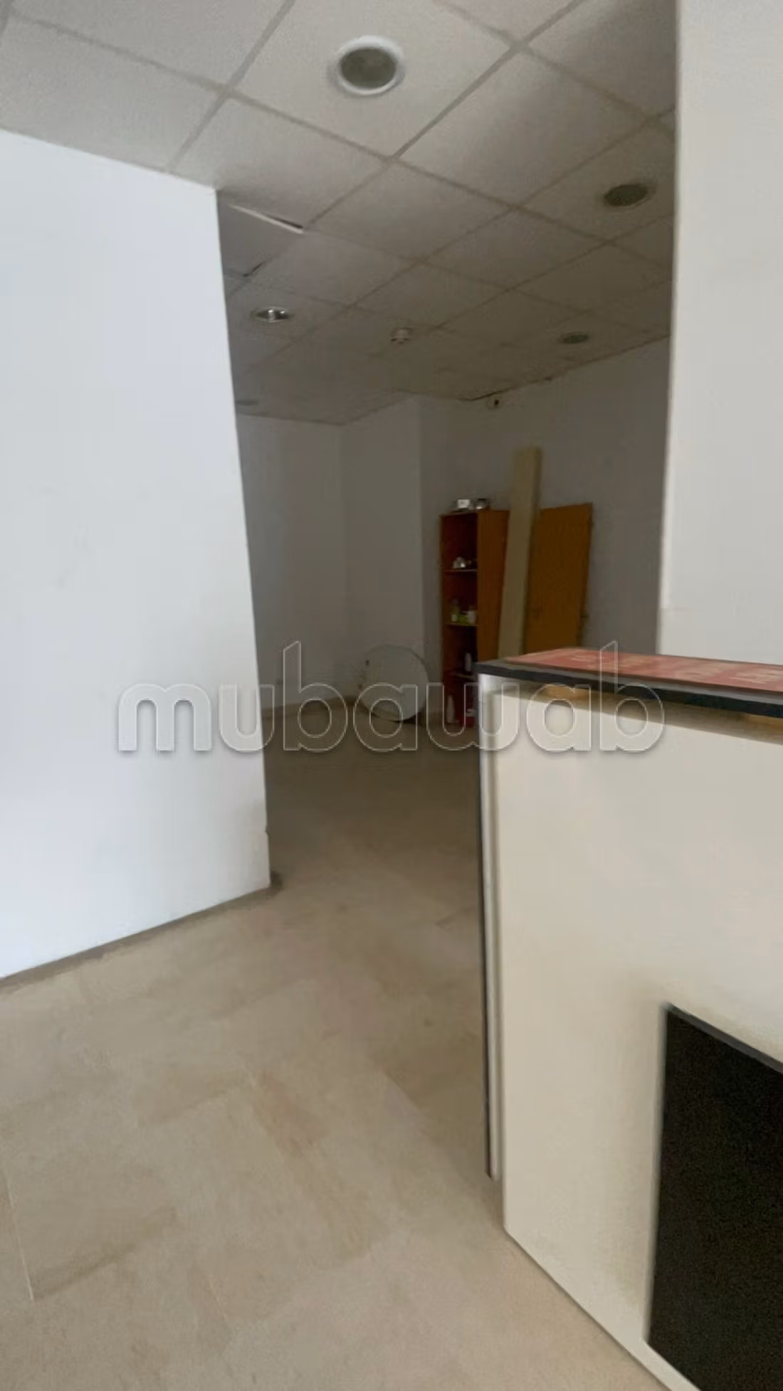 A vendre local 220 m² aux jardin el menzeh2