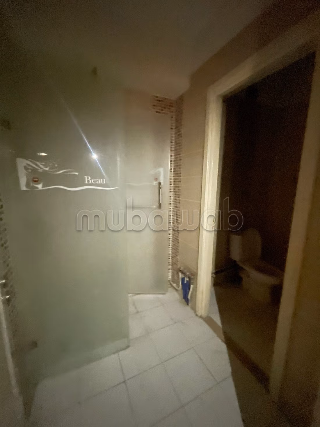 A vendre local 220 m² aux jardin el menzeh2
