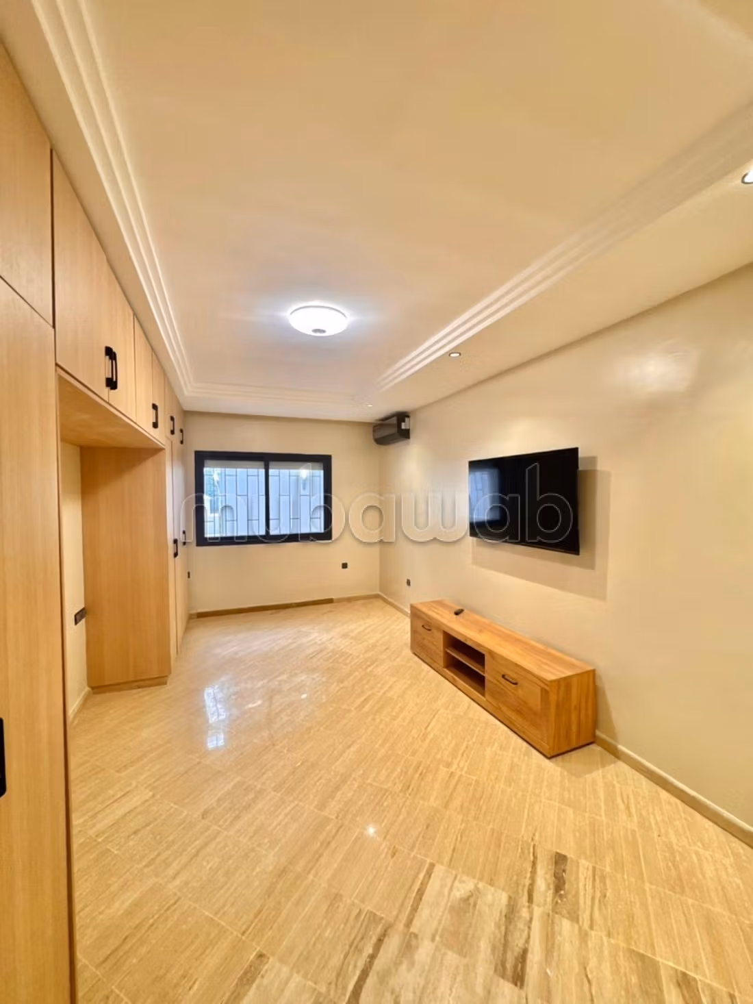 Superbe appartement rénové à louer –Triangle d’Or — 3
