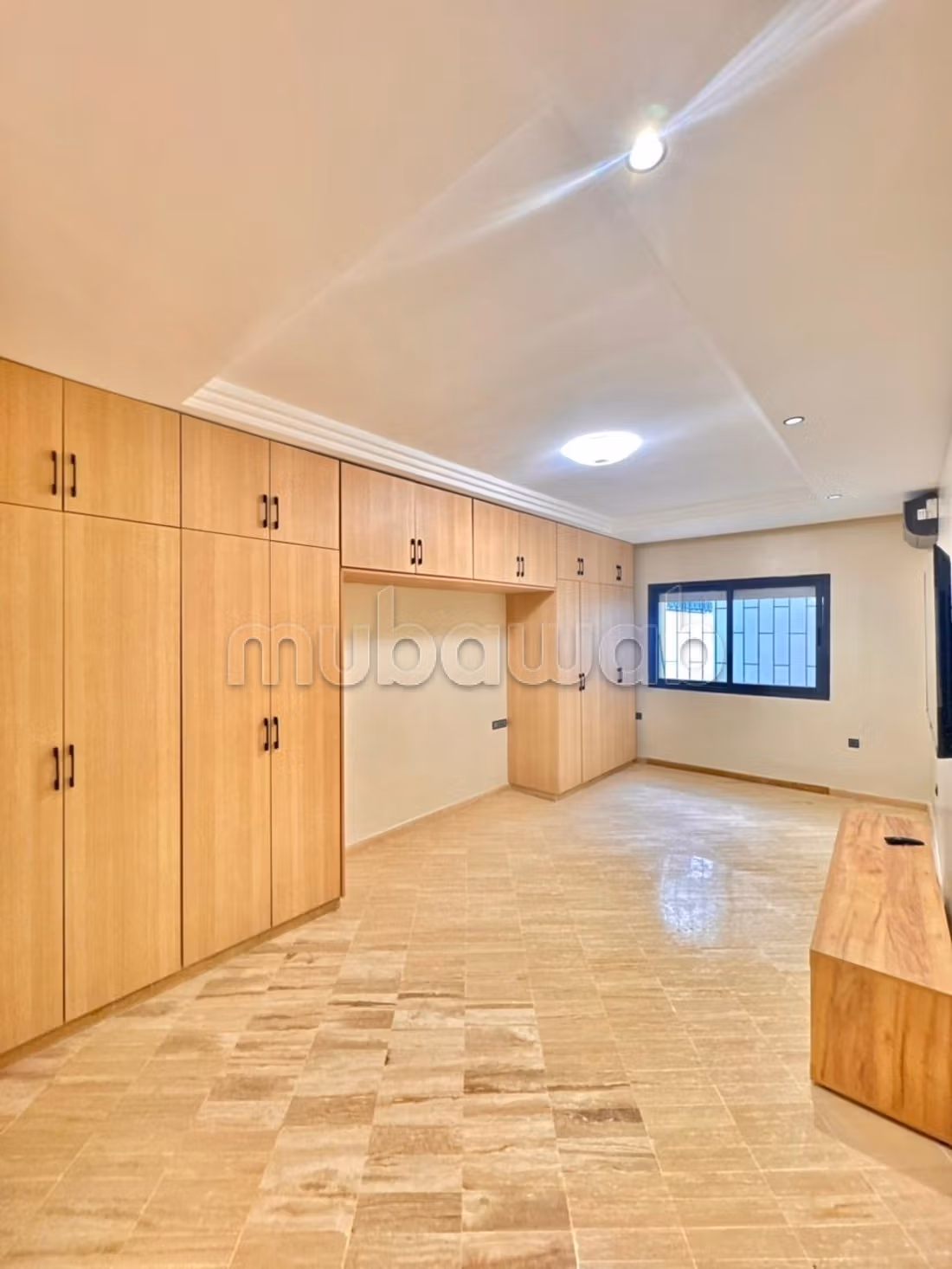 Superbe appartement rénové à louer –Triangle d’Or — 6