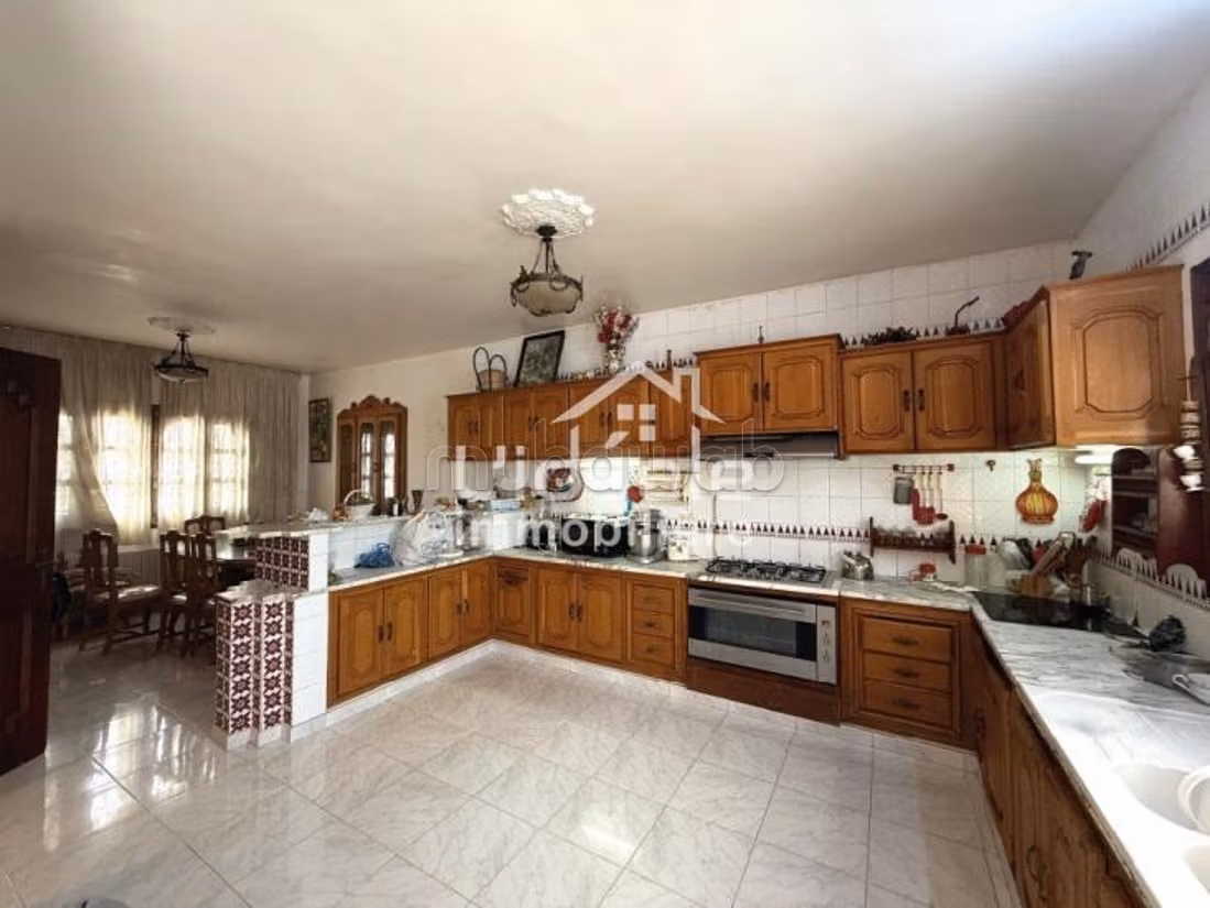 À VENDRE Superbe Villa S5 au cœur de Hammamet