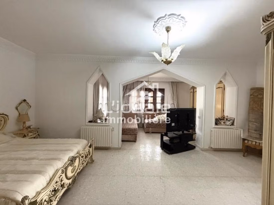 À VENDRE Superbe Villa S5 au cœur de Hammamet