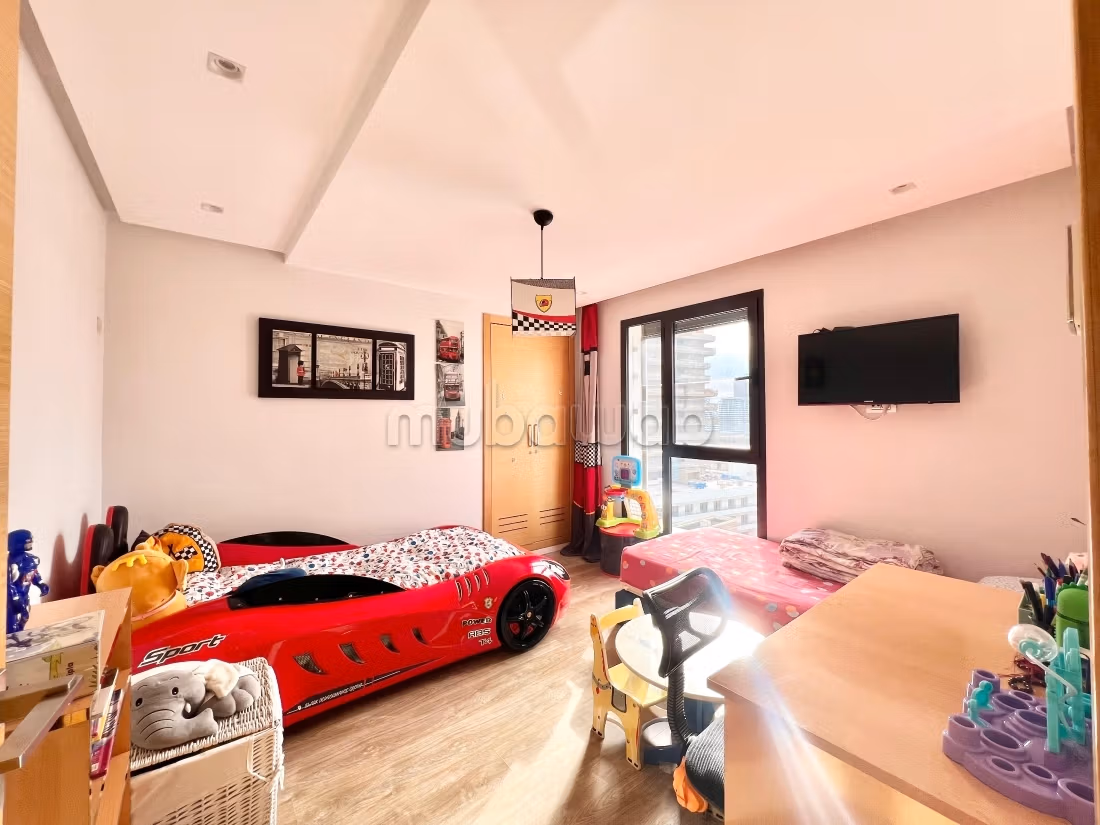 Premium studio high floor - no overlooking