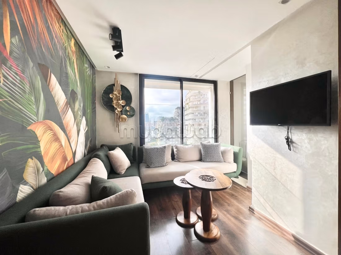 Premium studio high floor - no overlooking