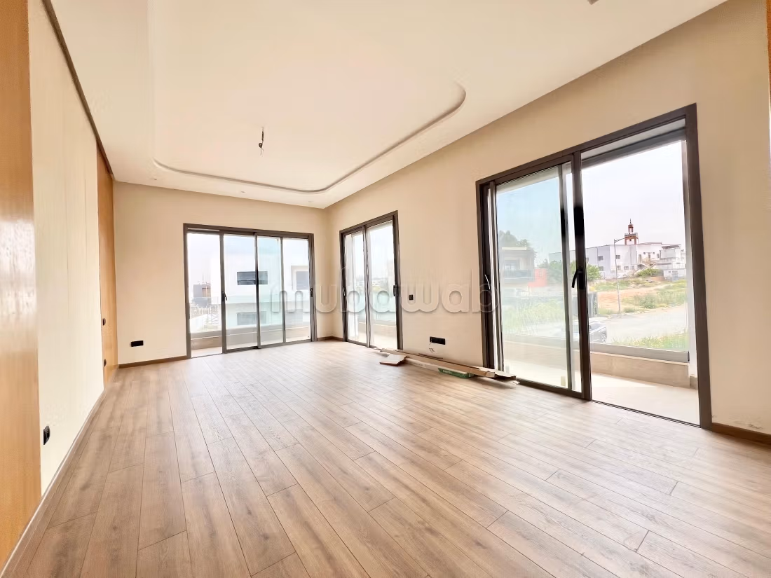 Villa neuve a louer bouskoura