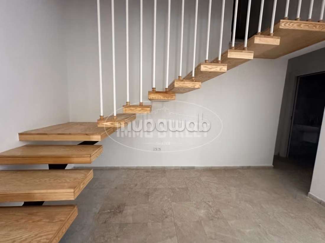 À louer – Duplex S3 meublé avec piscine et vue mer à La Marsa