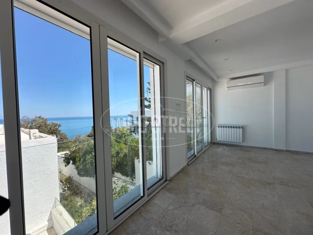 À louer – Duplex S3 meublé avec piscine et vue mer à La Marsa