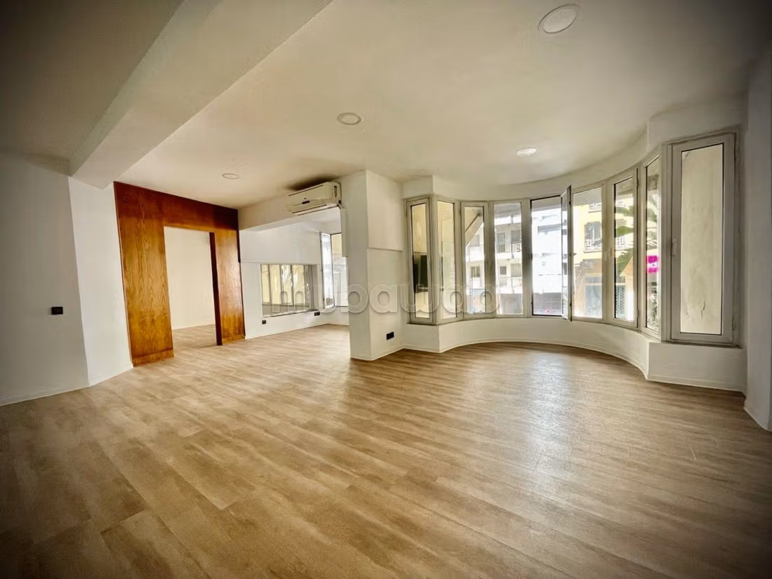 Charming office plateau 117m Gauthier