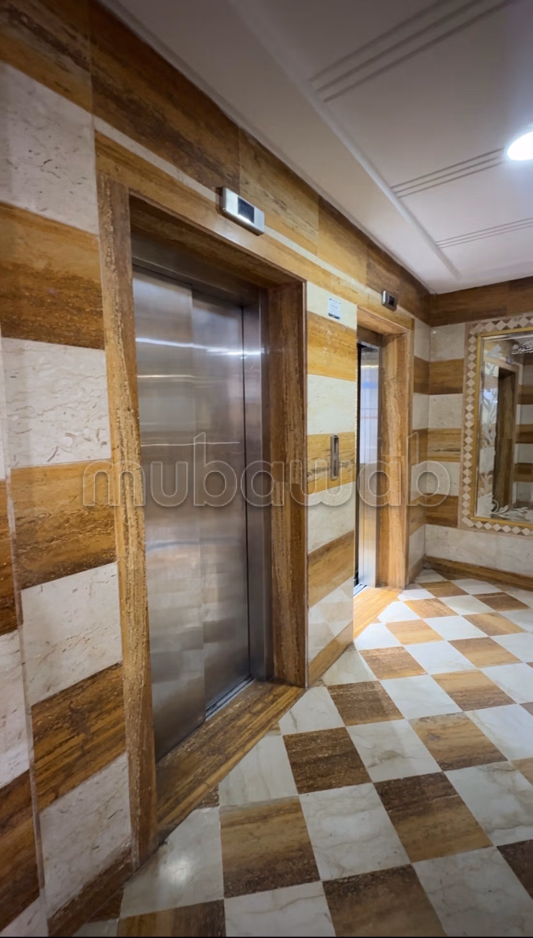 Un ufficio elegante in affitto di 61 m²