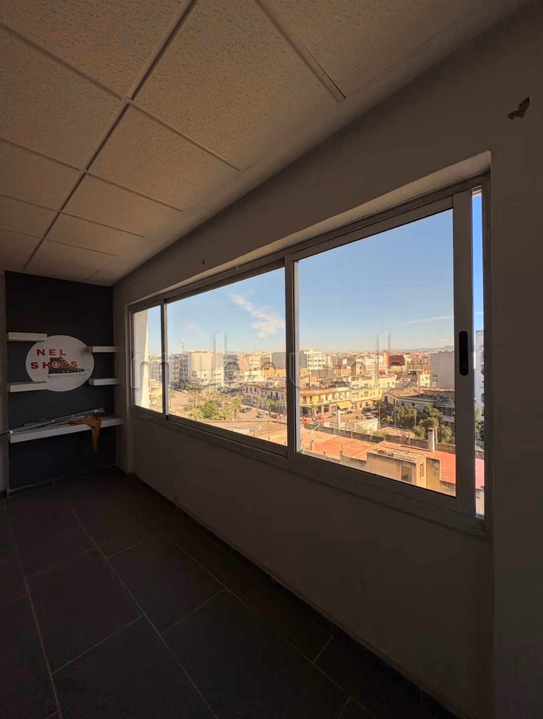 Un ufficio elegante in affitto di 61 m²