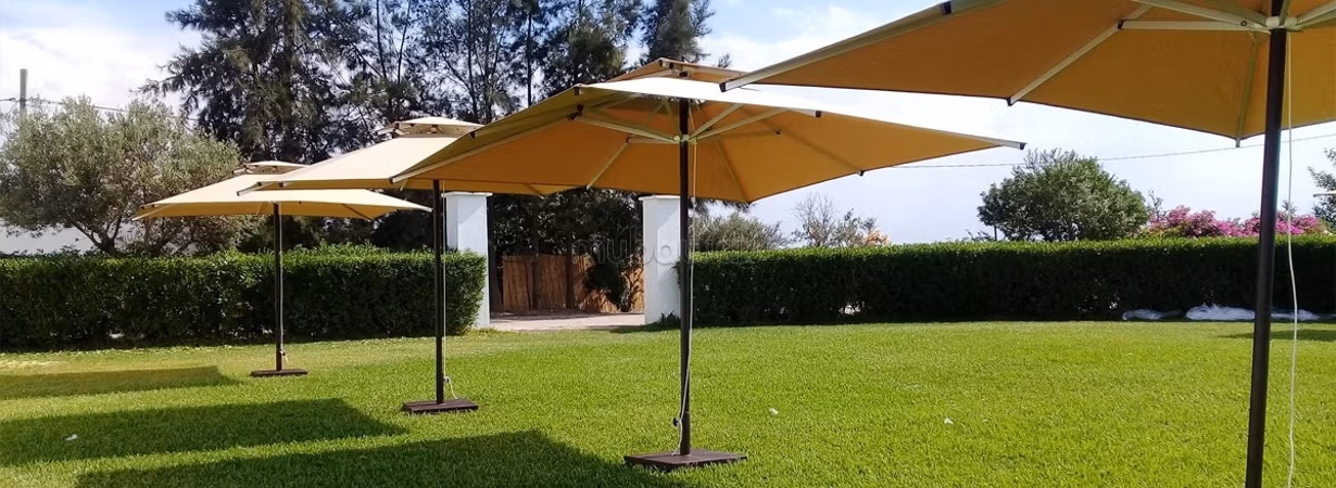 Vend local commercial à Mornaguia. Surface totale 100 m². Sécurisé 24/24