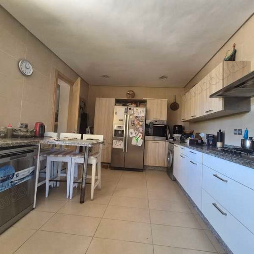 Villa à Vendre de 501.0 m² à Bouskoura, Ville Verte