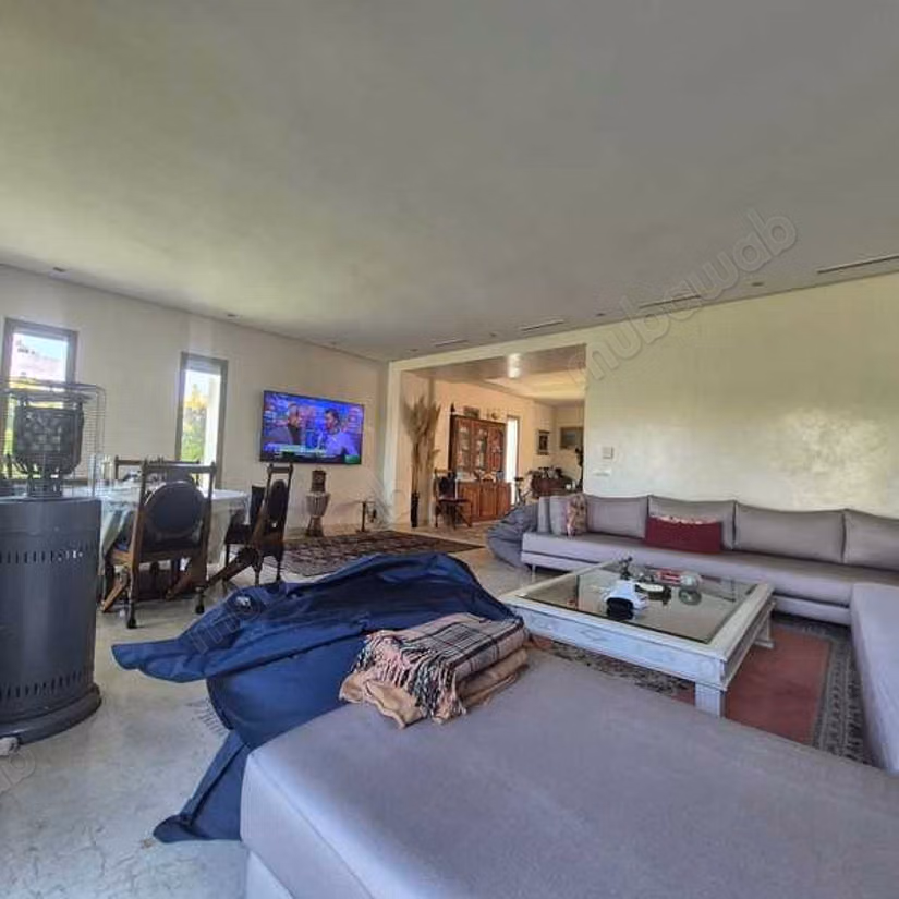 Villa à Vendre de 501.0 m² à Bouskoura, Ville Verte