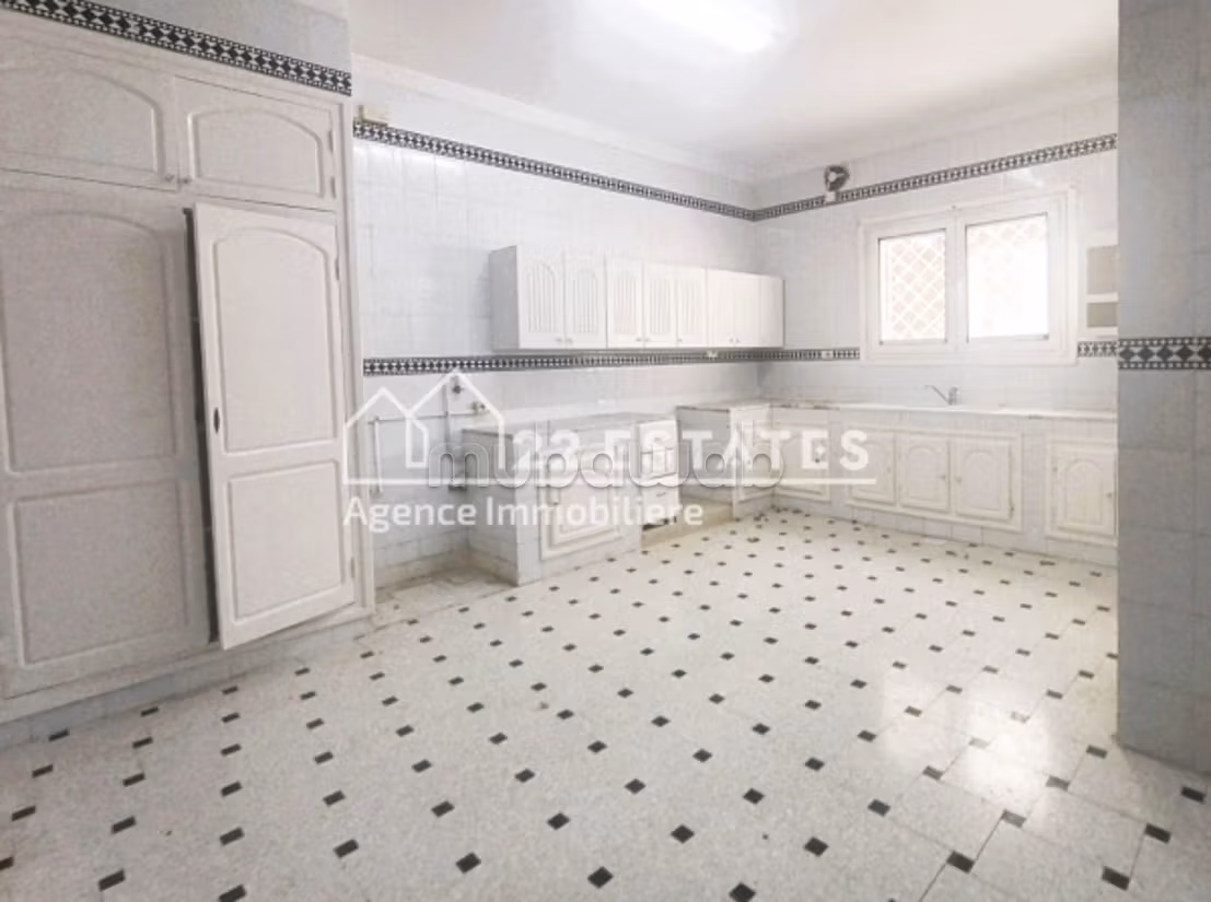 Villa S5 avec grand jardin à Carthage