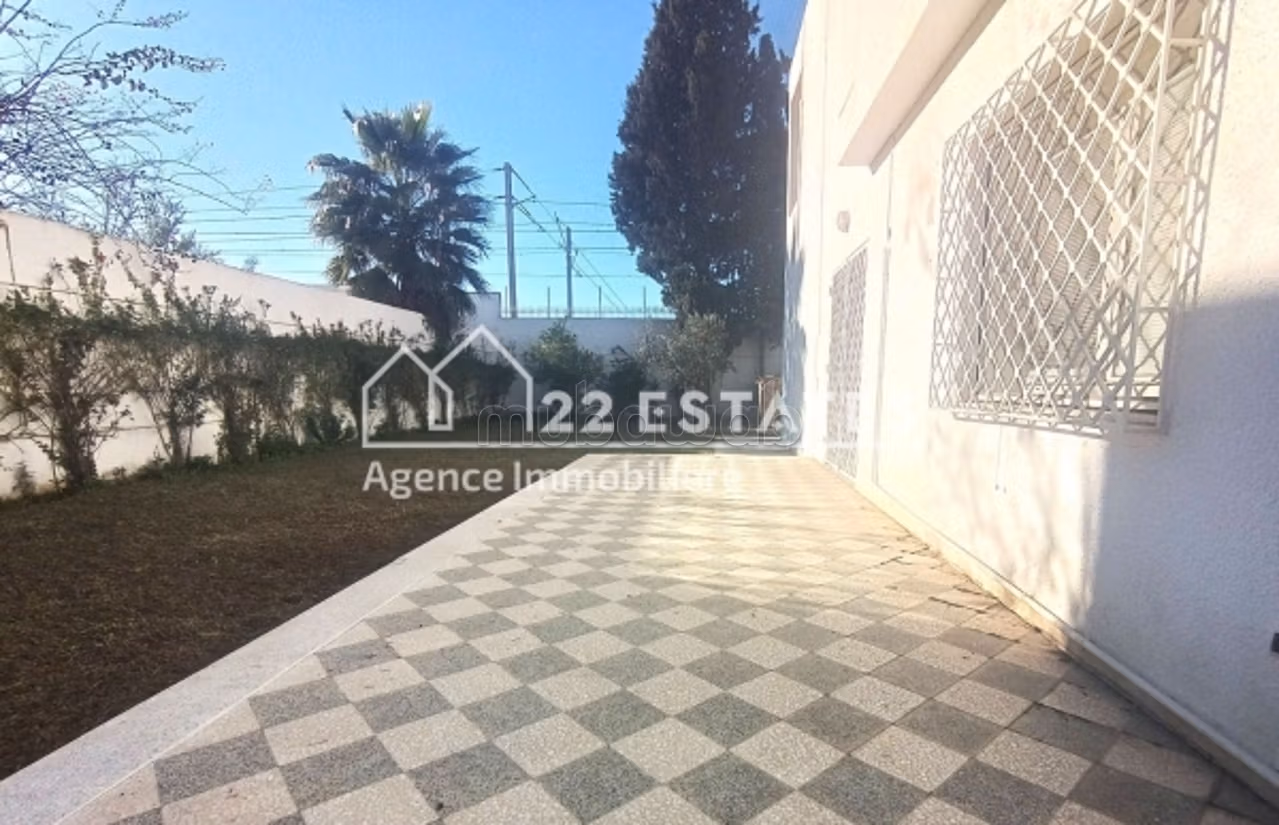 Villa S5 avec grand jardin à Carthage