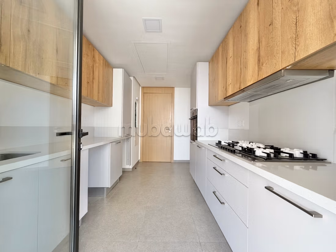 Superbe appartement à vendre à Casablanca Finance City.
Superficie 161 m².
Parking et terrasse — 5