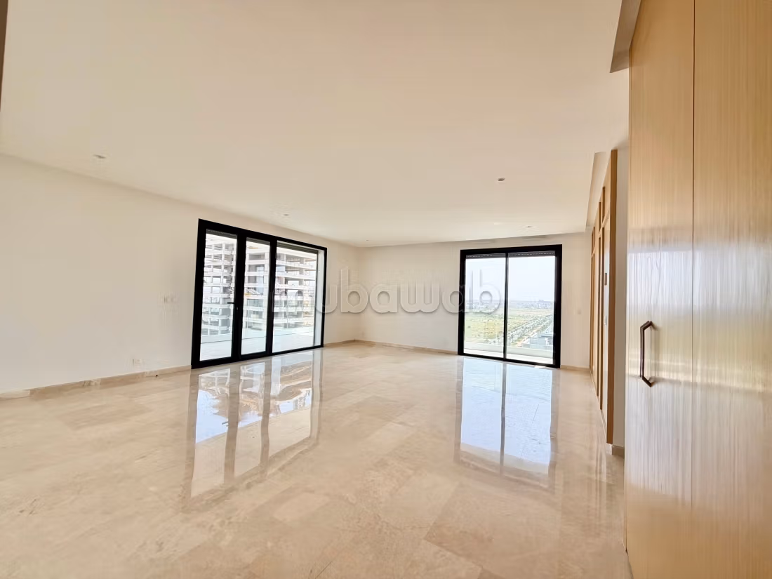 Superbe appartement à vendre à Casablanca Finance City.
Superficie 161 m².
Parking et terrasse — 6