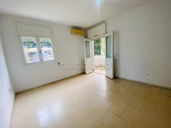In vendita un appartamento al piano terra a El Menzah 7