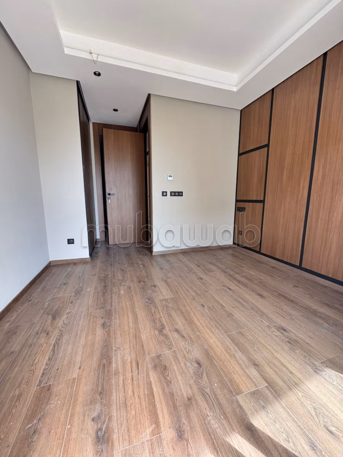 Superbe appartement à louer à Casablanca Finance City. 
Surface totale 160 m². 
Porte blindée et résidence sécurisée
