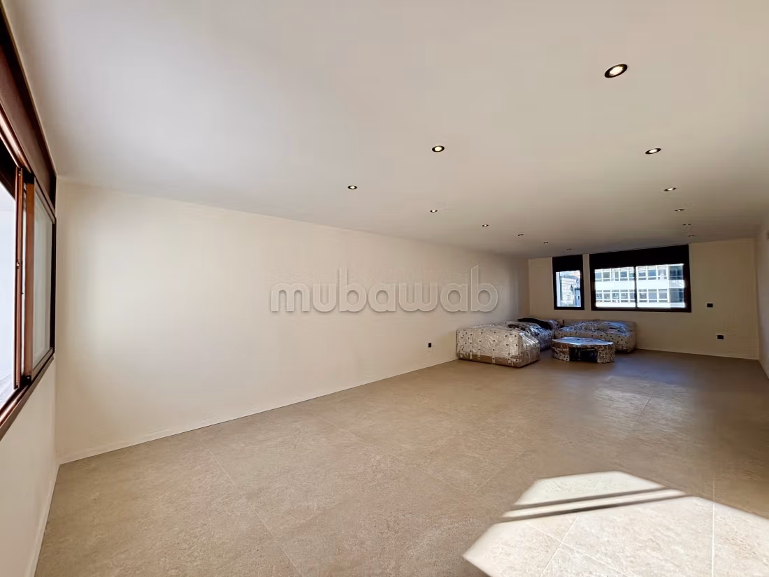 Appartement rénové traversant au 3e étage — 2