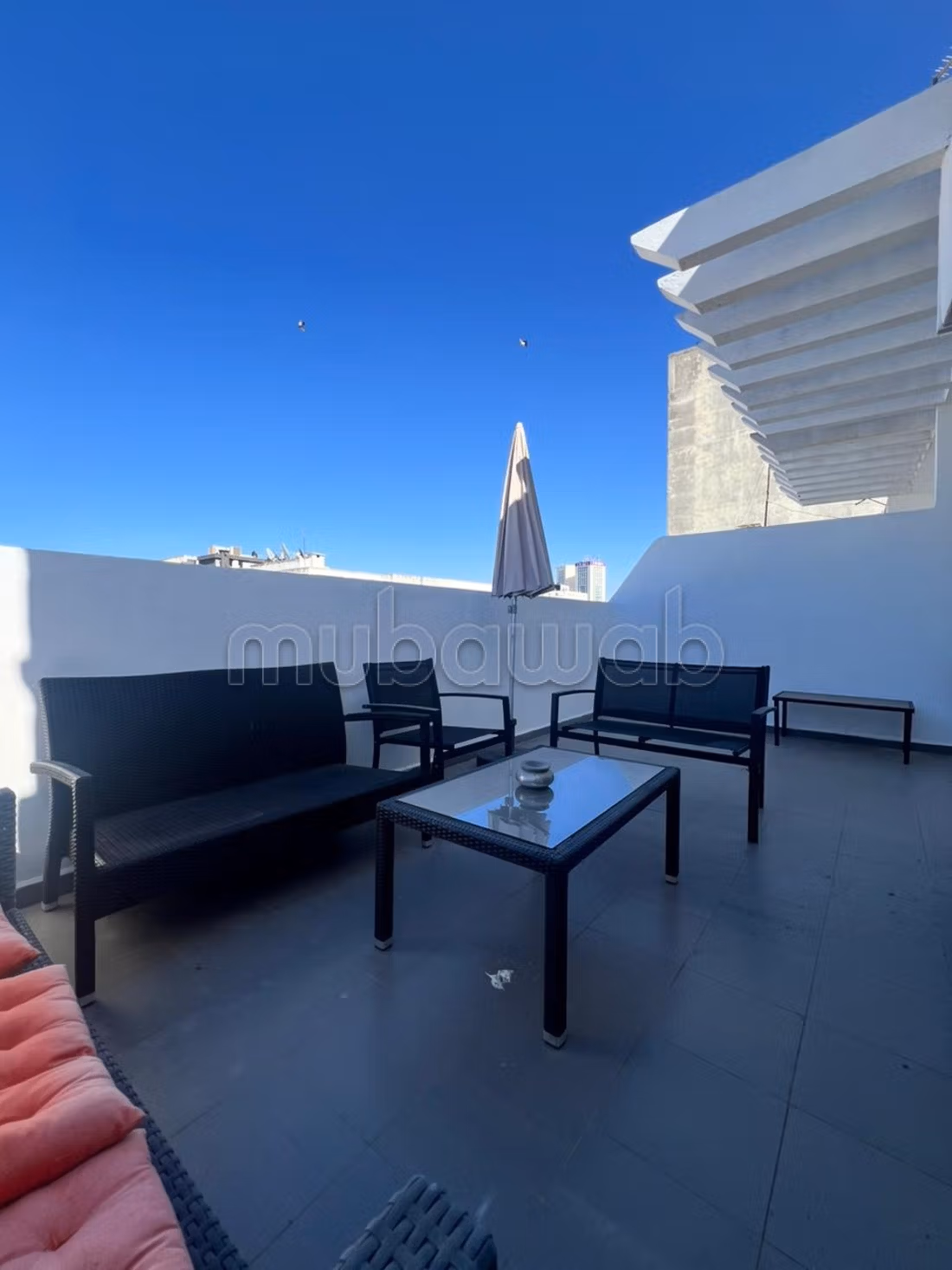 Top floor studio for rent – Racine district