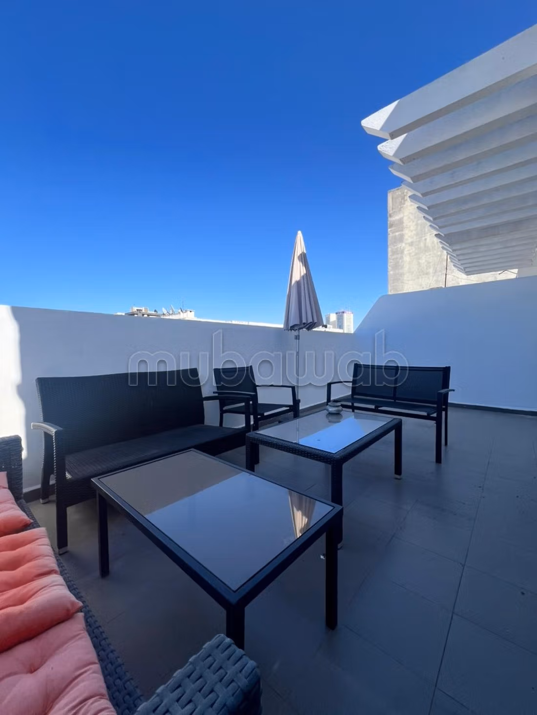 Top floor studio for rent – Racine district