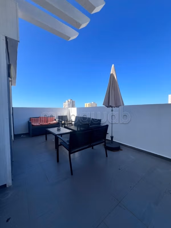 Top floor studio for rent – Racine district
