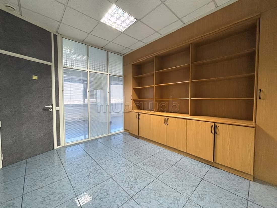 In affitto - Piano uffici arredato 203 m2