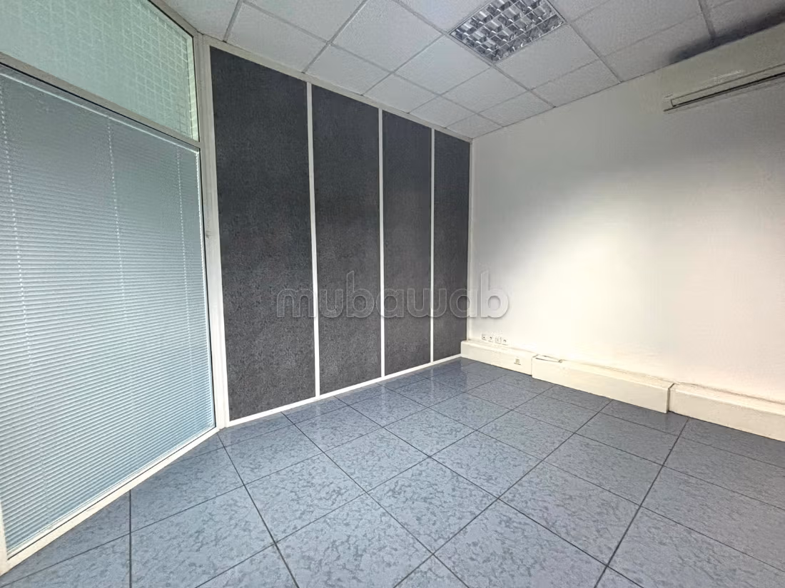 In affitto - Piano uffici arredato 203 m2