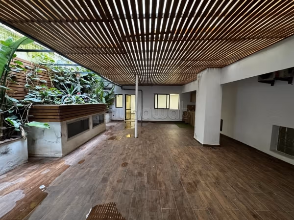 مكتب للإيجار في راسين 310م