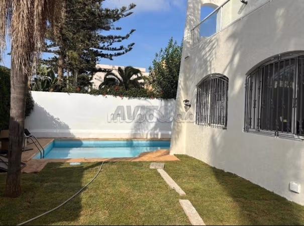 Exceptional villa in the Californian neighborhood