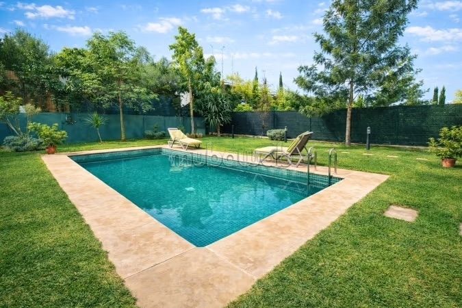 Beautiful villa 3 bedrooms swimming pool garden Green City