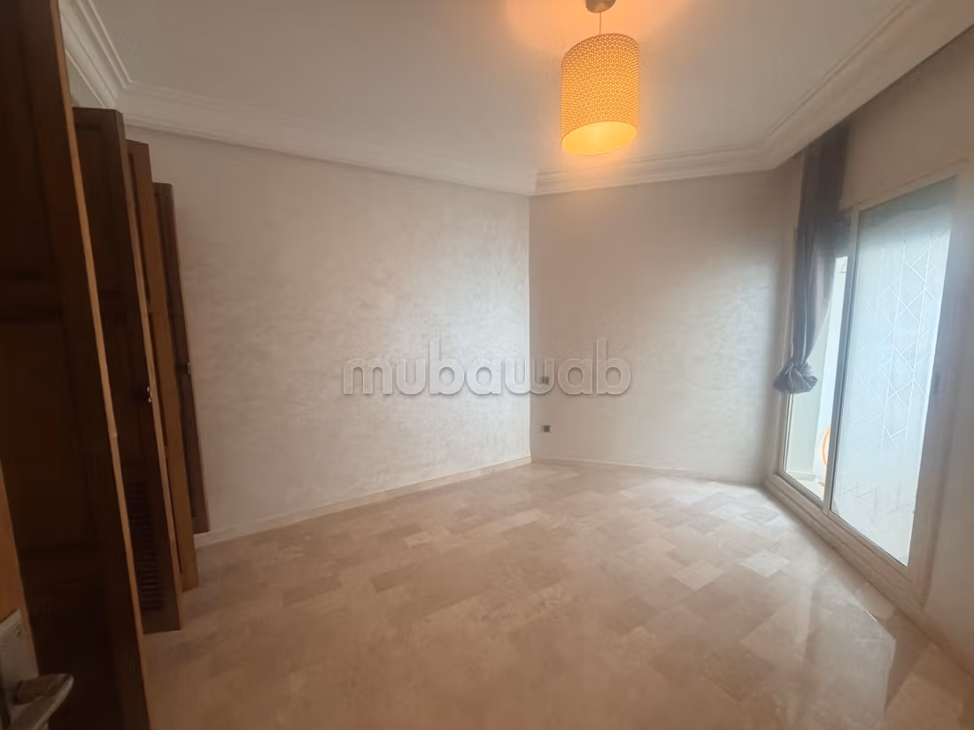 Bel appartement à vendre à lhjajma. 
Surface de 189 m² — 5