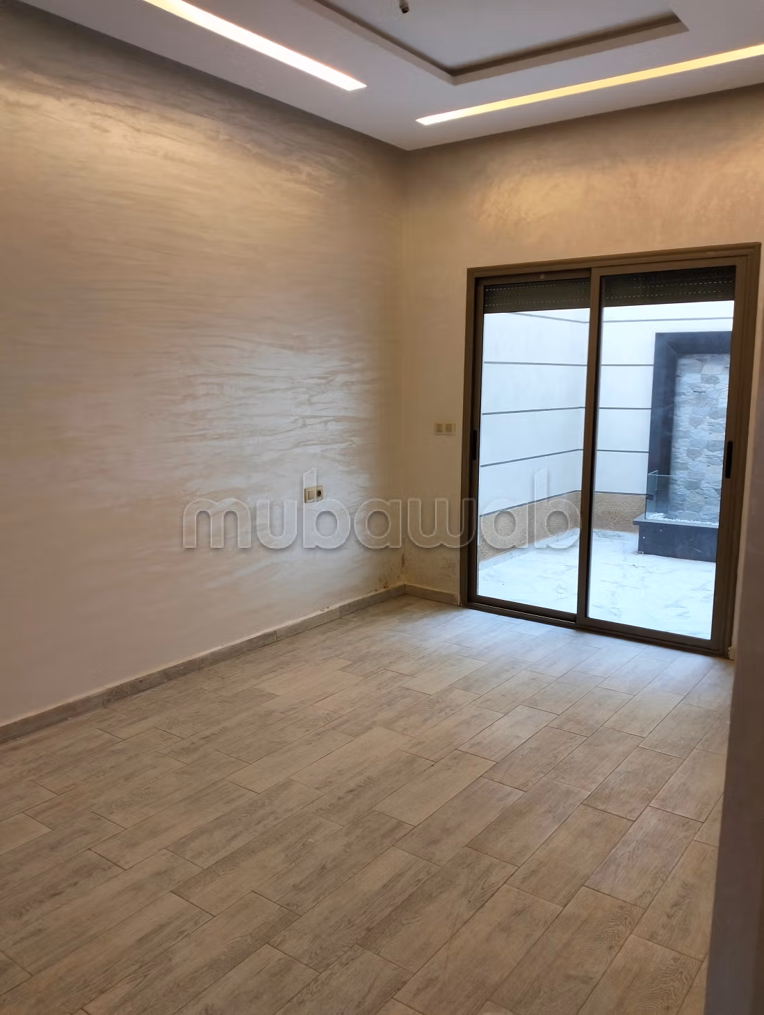 Appartement à l'achat à Hamza. 4 pièces. Garage et terrasse